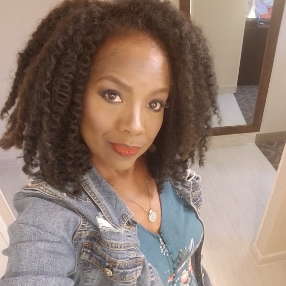 Meet your Posher, Valerie - Picture 1 of 1